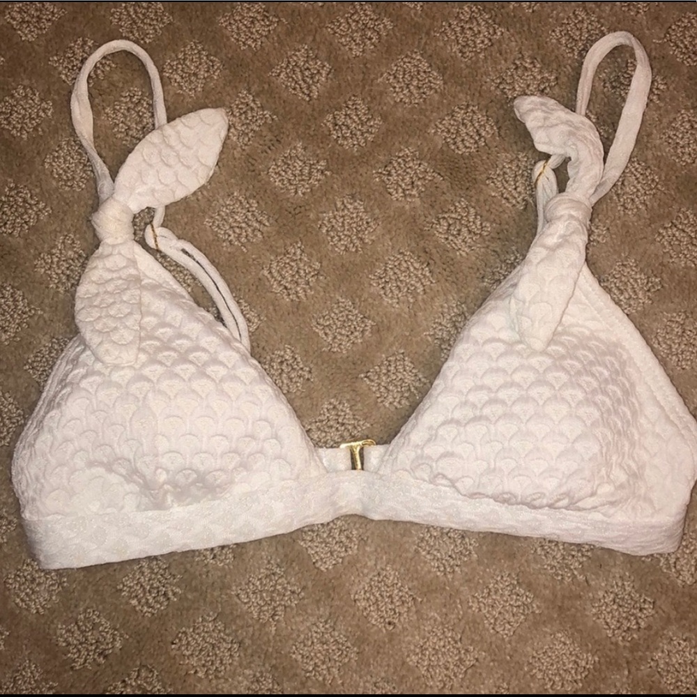 NWOT white triangle bikini bow top textured
